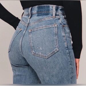 NWT Abercrombie & Fitch Curve Love Ultra High Rise 90s Straight
Jeans 30 Regular